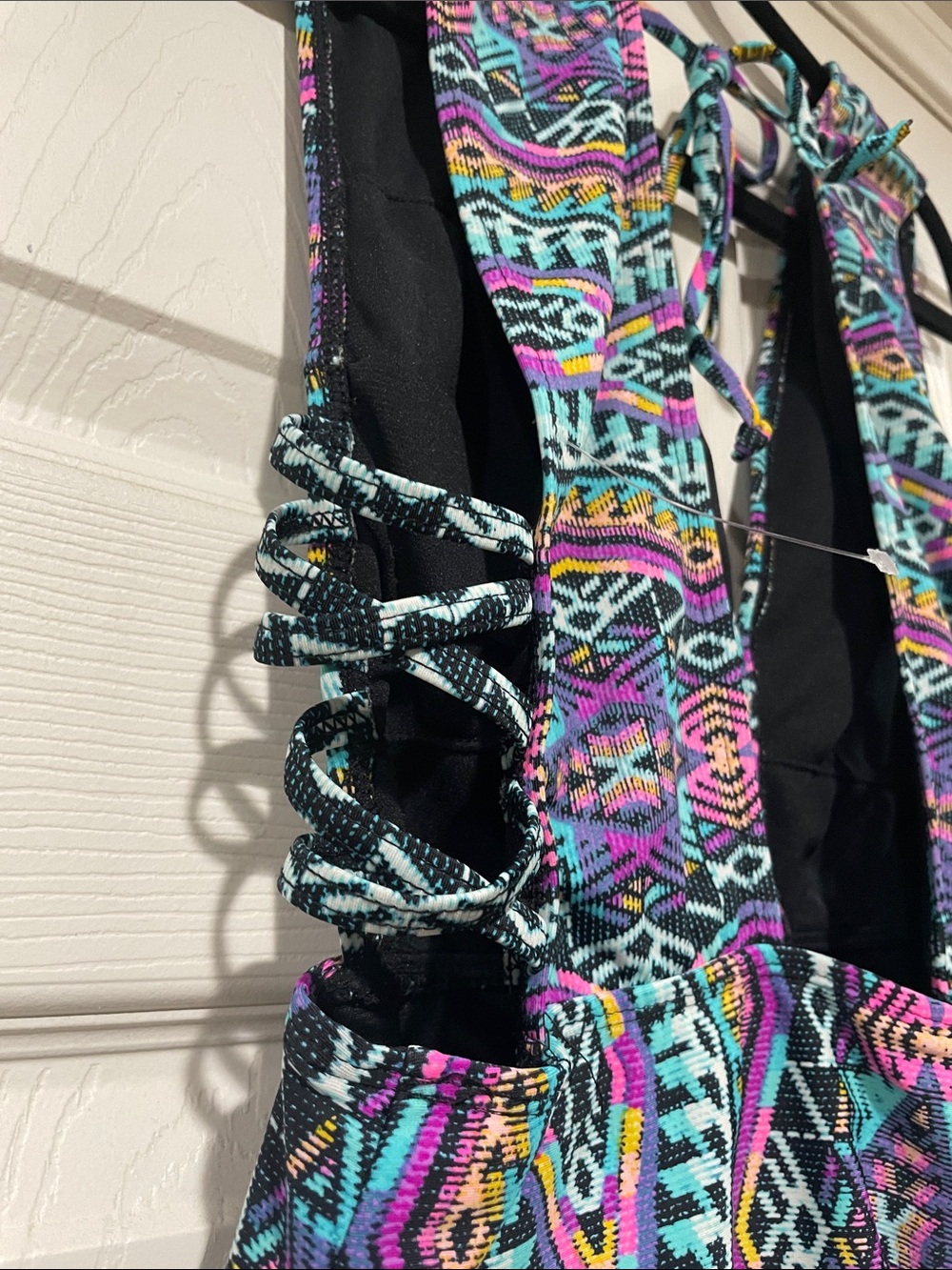 Geo-Pattern V-Neck Lace-Up One-Piece Swimsuit - Multi - Picture 6 of 8